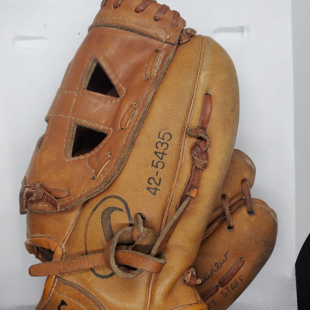 Vintage Spalding Rod Carew 42-5435 Baseball Glove Mitt Top Grain Leather RHT